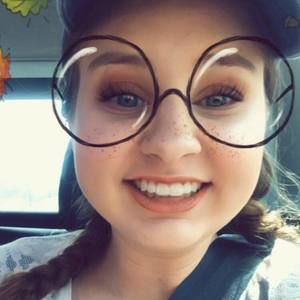 Meet your Posher, Hannah e